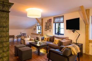 Raffls Sweet Little Home