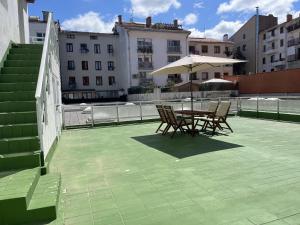 Martinenea -Luminosa vivienda by Egona