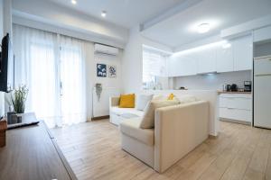 Athens central train station flat for 4 persons