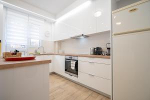 Athens central train station flat for 4 persons