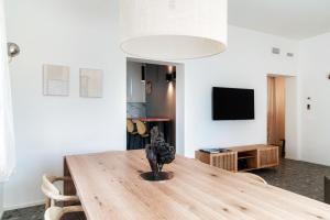 Martina - by MyHomeInComo