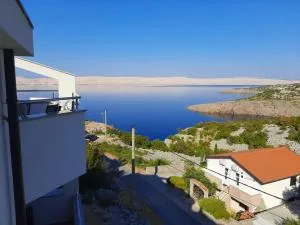 Villa Luce Apartment House - Karlobag