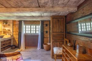 Chalets Chalet authentique luxe piscine : photos des chambres