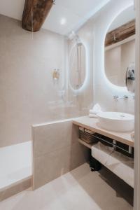 Hotels Hotel Henry II Beaune Centre : photos des chambres