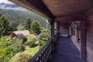 Chalet authentique luxe piscine