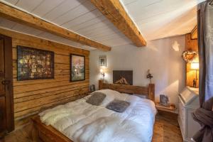 Chalets Chalet authentique luxe piscine : photos des chambres