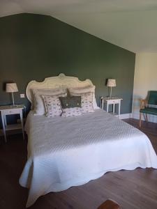 B&B / Chambres d'hotes No2 La Place : photos des chambres
