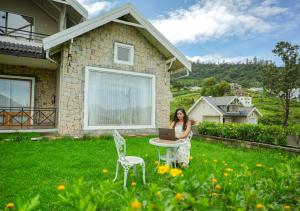 AJ Gable Clouds Ooty by VOYE HOMES - Serene Stay Near Avalanche Emerald Lake