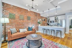 Chic Condo Near French Quarter Stay