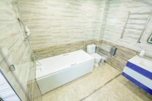 Deluxe Suite room in Welcome Inn Hotel