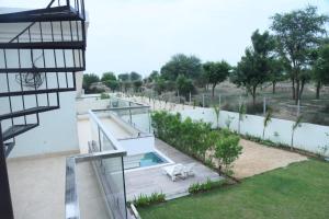 Raj Farms Luxury Villa and Private Pool Near Kukus