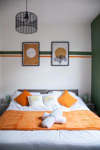 Spacious 2-Bedroom Flat with 4 Beds, Ideal for Contractors, Long Stay Deals