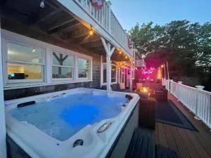 Waterfront, Hottub, Petsok, Firepit, Pooltable - 丹尼斯 Waterfront, Hottub, Petsok, Firepit, Pooltable - 丹尼斯