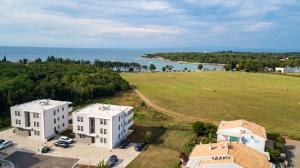 Baden Resort Bašanija, Umag-with Sea View, Parking and 300m from the beach