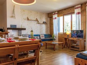 Apartment Chaedoz 43 by Interhome