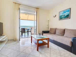 Apartment Daria 2 by Interhome