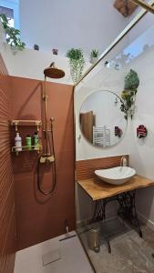 Maisons de vacances La Fontaine gite de charme a 12min du Puy duFou : photos des chambres