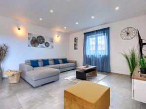 Holiday Home Villa Veli vrt by Interhome