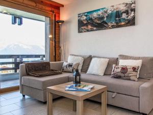 Apartment Hauts de Nendaz A F3 by Interhome