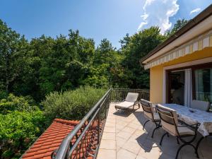 Apartment villa Valy by Interhome