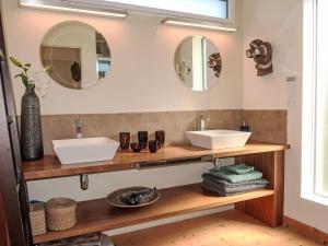 Maisons de vacances Holiday Home La Bellevue de Pen Ar Rhun by Interhome : photos des chambres