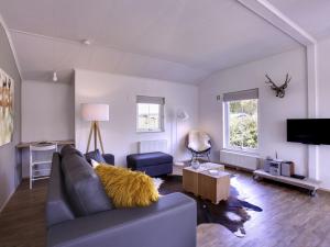 Holiday Home 4-persoons bos-2 by Interhome