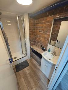 Queens Place - Rooms
