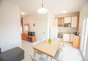 Ten Suns Downtown A by 8essentially