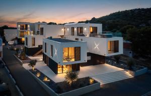 Lovely Apartment In Betina With Wifi