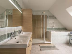 Maisons de vacances Holiday Home Les Camelias by Interhome : photos des chambres