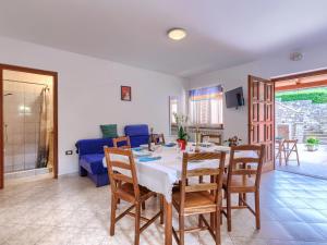 Apartment Vinka by Interhome