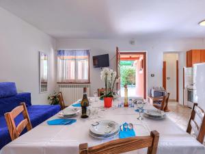 Apartment Vinka by Interhome