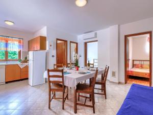 Apartment Vinka by Interhome 