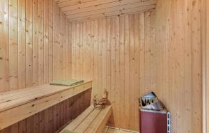 Gorgeous Home In Humble With Sauna