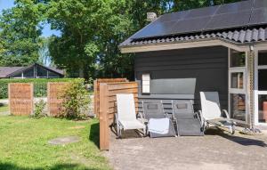 Nice Home In Glesborg With Sauna