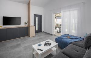 Awesome Home In Sveti Lovrec Pazenati 