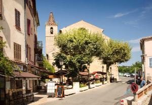 Flat and Terrace in Callian