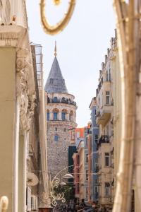 Warm Rustic Charming 2BD Galata wPatio Gem! #320