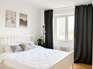 NEW Bright 2BR Flat Top Location Piata Romana