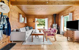 3 Bedroom Cozy Home In Sjællands Odde