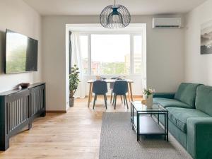 NEW Bright 2BR Flat Top Location Piata Romana