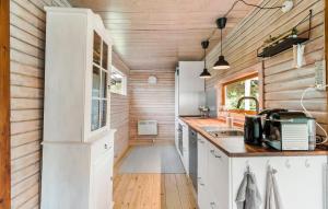 3 Bedroom Cozy Home In Sjællands Odde