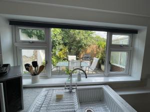 Sompting Village - Close to sea and South Downs