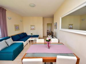 Apartment Melandura-8 by Interhome