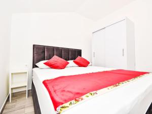 Apartment Zubčić-2 by Interhome