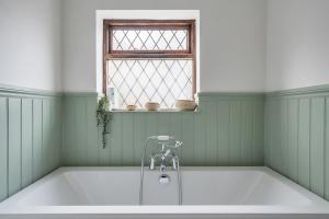 Gorgeous Thatched Cottage