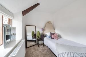 Gorgeous Thatched Cottage