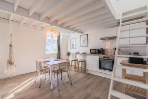 Functional & equipped duplex studio, Old Lille