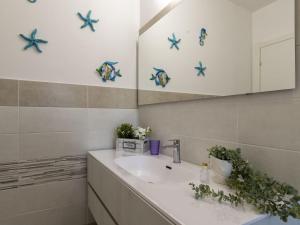 Apartment Baia dei tramonti by Interhome img25