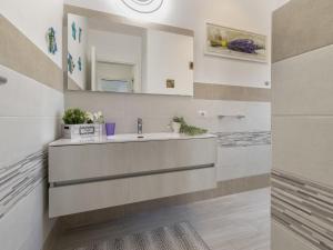 Apartment Baia dei tramonti by Interhome img21
